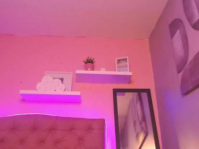 Live sex webcam photo for Kaia-Baker #274598370