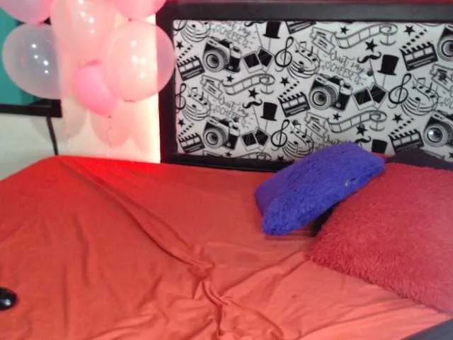 Live sex webcam photo for Kaia3 #272417171