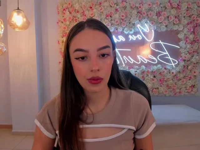Live sex webcam photo for KaiaFerreira #290695335