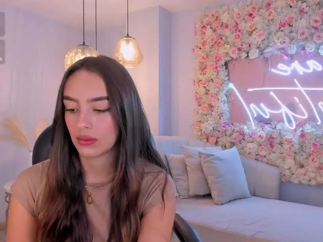 Live sex webcam photo for KaiaFerreira #291062975