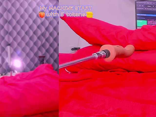 Live sex webcam photo for KailaMiller #275675121