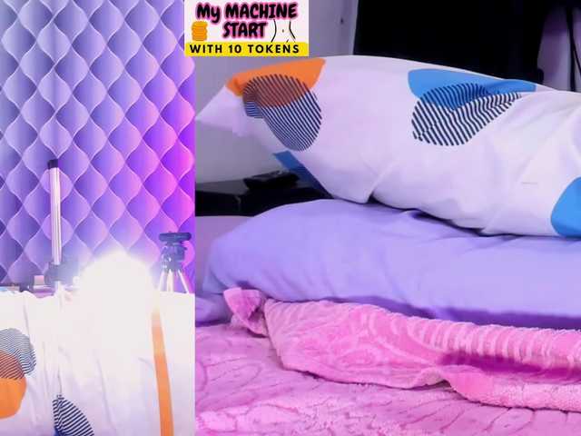 Live sex webcam photo for KailaMiller #291037582