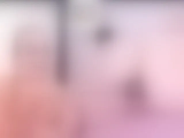 Live sex webcam photo for KailaMiller #293148405