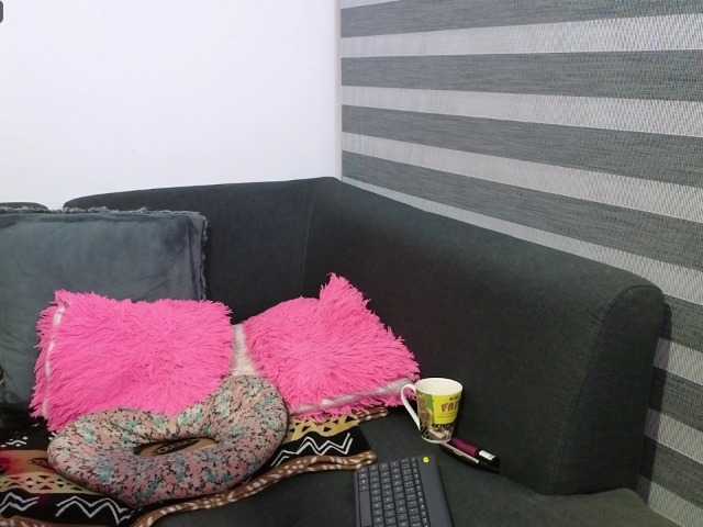 Live sex webcam photo for Kaily-jonness #276350992