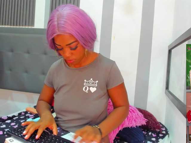 Live sex webcam photo for Kailyebony #275766652