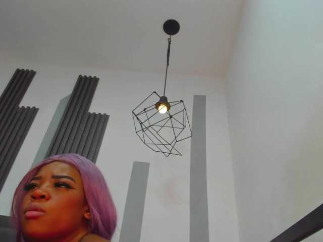 Live sex webcam photo for Kailyebony #275966029