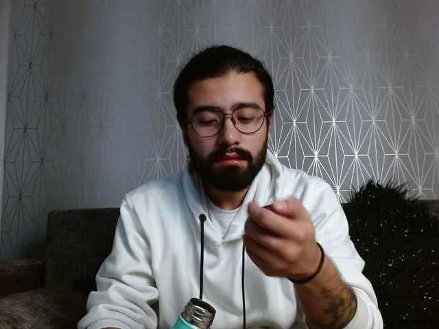 Live sex webcam photo for Kajiwaraa #275698298