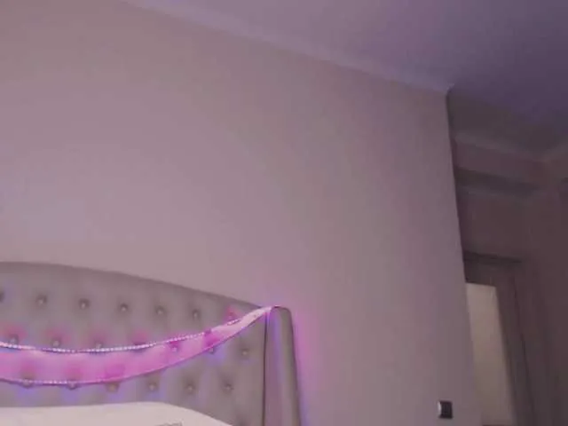 Live sex webcam photo for KaleeChase #273708663