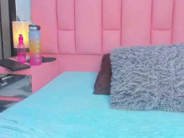 Live sex webcam photo for Kalynebrunet #288061576