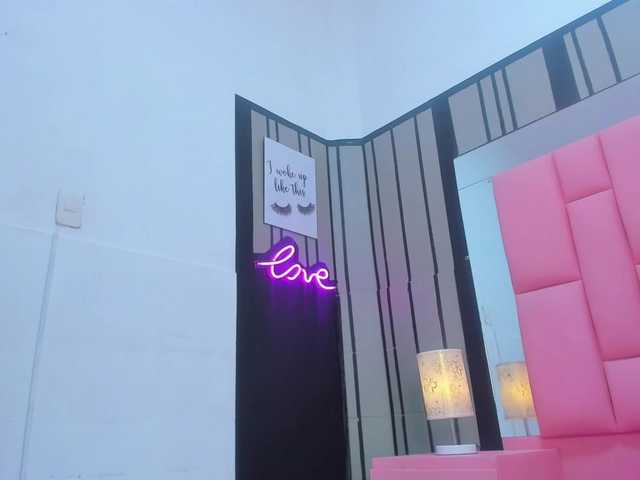 Live sex webcam photo for Kalynebrunet #288061612