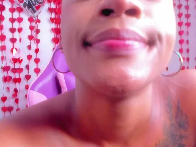 Live sex webcam photo for Kalynebrunet #290611129