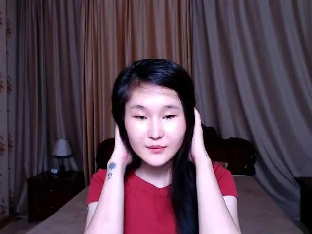 Live sex webcam photo for KamiLun #272491626