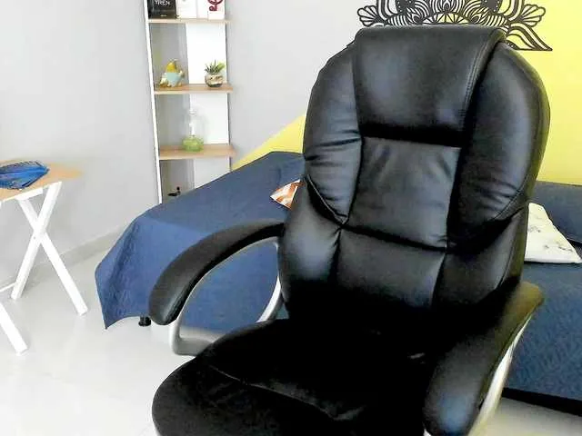 Live sex webcam photo for Kamila-Hayashi #275569010