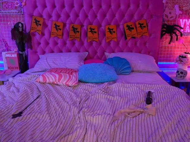 Live sex webcam photo for KamilaVibes #292180442