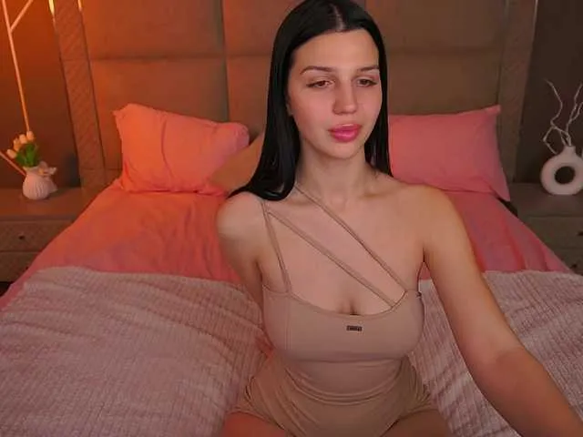 Live sex webcam photo for KamilaVibes #292265778