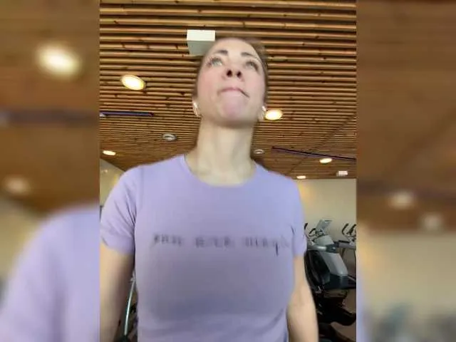 Live sex webcam photo for Kamilla-18 #290487940