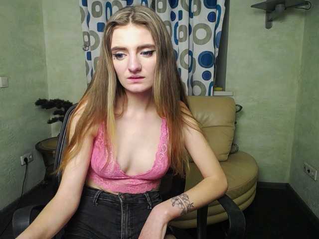 Live sex webcam photo for Kamillasins #272233792