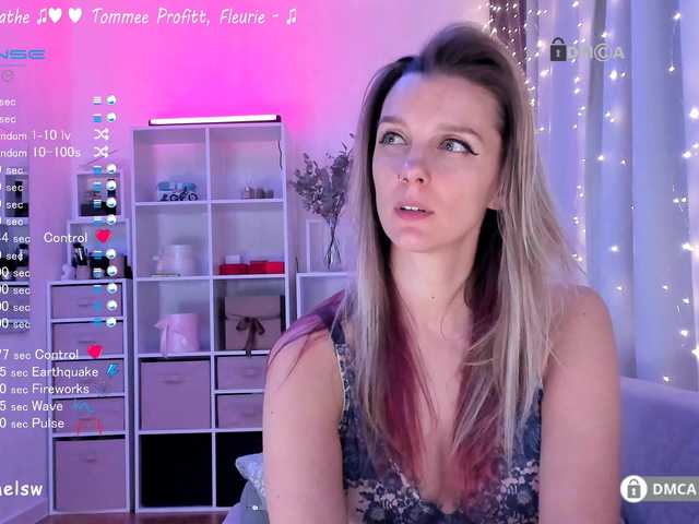 Live sex webcam photo for Karamelsw #291025742