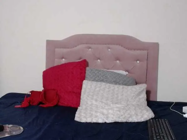 Live sex webcam photo for Kardaluna #273508937