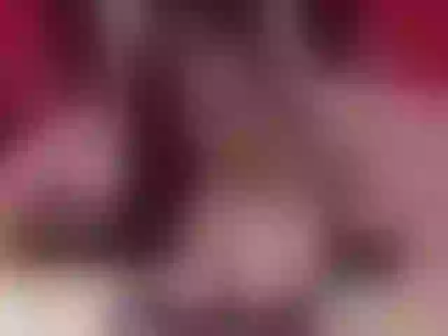 Live sex webcam photo for Karen-HornyMom #275658712