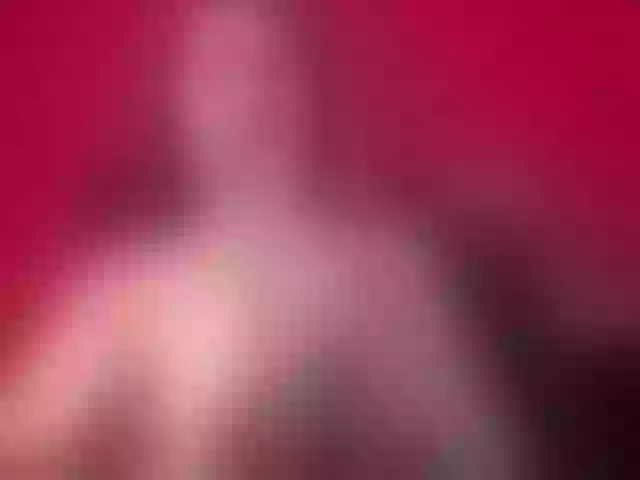 Live sex webcam photo for Karen-HornyMom #275907493