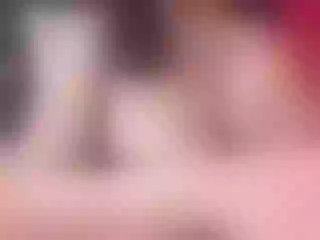 Live sex webcam photo for Karen-HornyMom #275986408