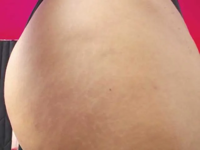 Live sex webcam photo for Karen-HornyMom #276000976