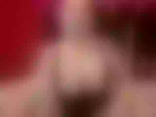 Live sex webcam photo for Karen-HornyMom #276097547