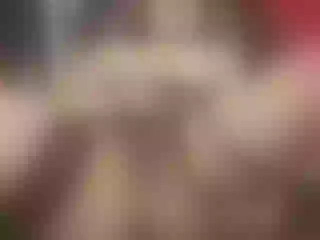 Live sex webcam photo for Karen-HornyMom #276111260
