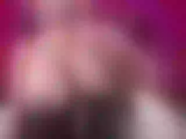 Live sex webcam photo for Karen-HornyMom #276205190