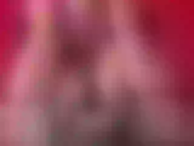 Live sex webcam photo for Karen-HornyMom #276230306