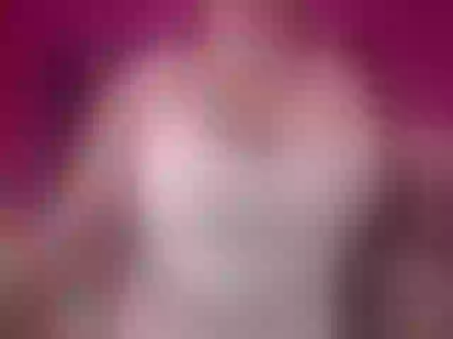 Live sex webcam photo for Karen-HornyMom #276336087
