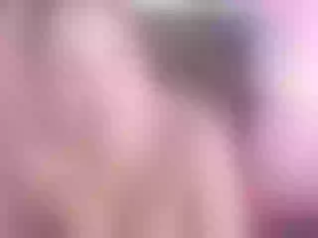 Live sex webcam photo for Karen-HornyMom #276972608