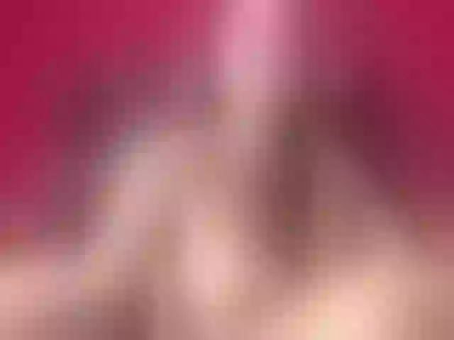 Live sex webcam photo for Karen-HornyMom #277218988