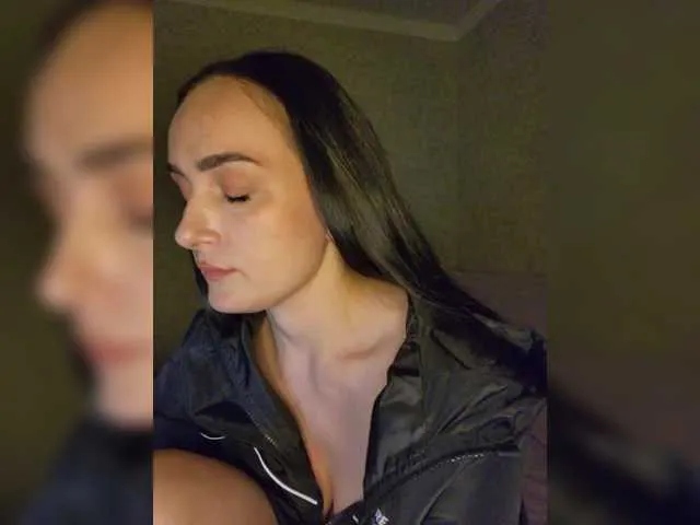 Live sex webcam photo for KarenClark #290863999