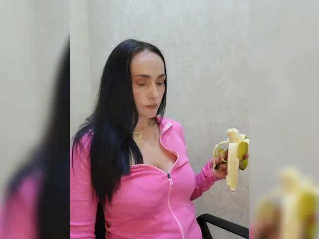 Live sex webcam photo for KarenClark #290921996