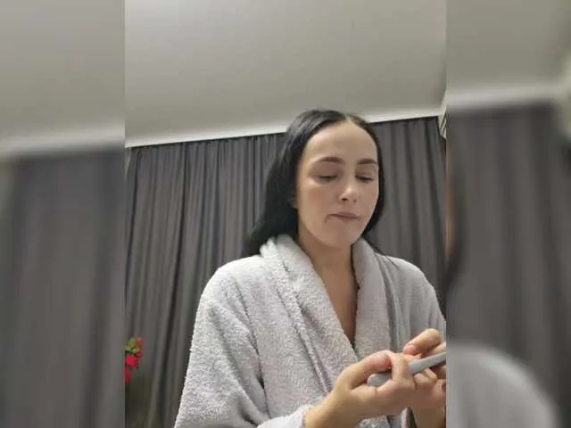 Live sex webcam photo for KarenClark #291550499