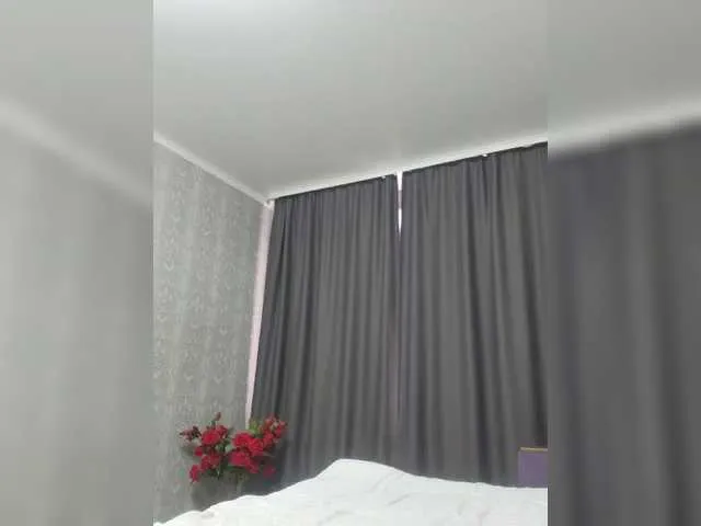Live sex webcam photo for KarenClark #291576870