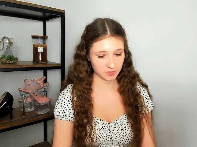 Live sex webcam photo for KarenFlirt #275479934