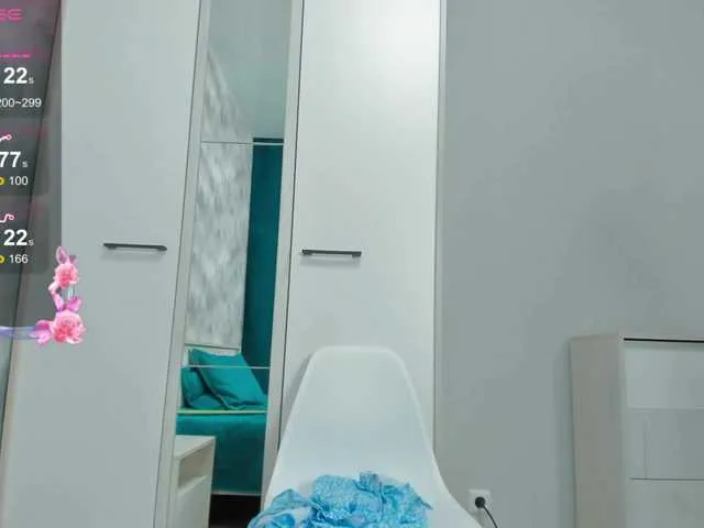 Live sex webcam photo for KariFlower #292191627