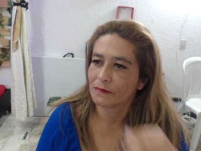 Live sex webcam photo for Karina0021 #271911807