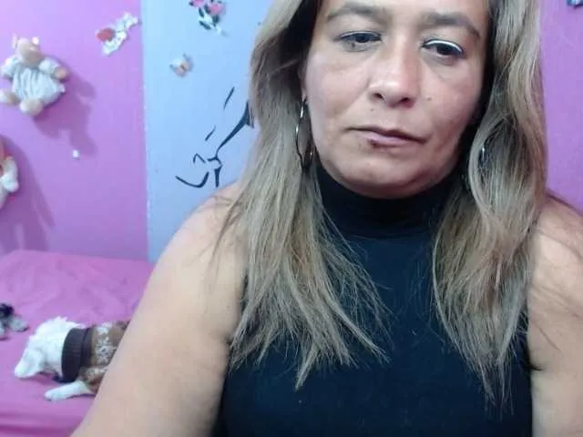 Live sex webcam photo for Karina0021 #273668011