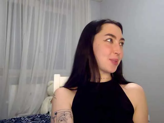 Live sex webcam photo for KarinaBoo #275608026