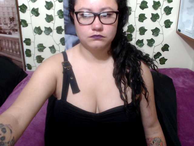 Live sex webcam photo for KarinaHot #271920660