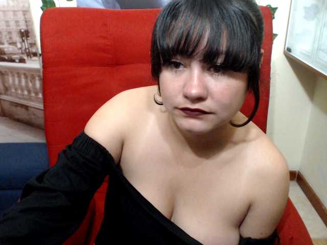 Live sex webcam photo for KarinaHot #272190003