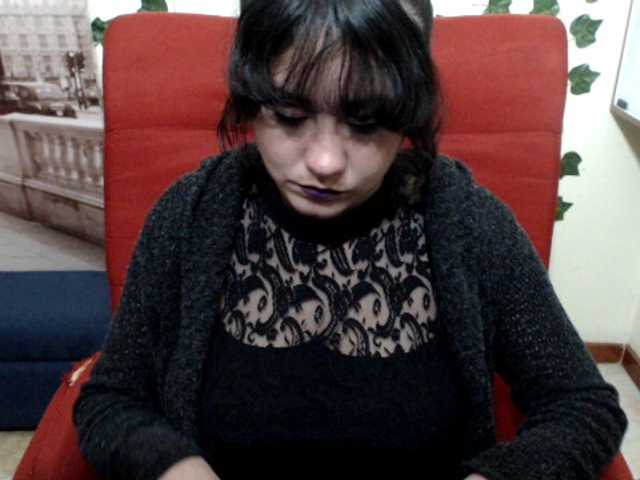 Live sex webcam photo for KarinaHot #272347687