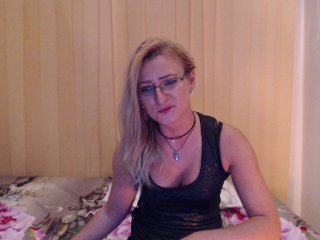 Live sex webcam photo for KarinaHott4UU #126666523