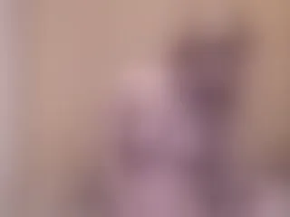 Live sex webcam photo for KarinaHott4UU #132718757