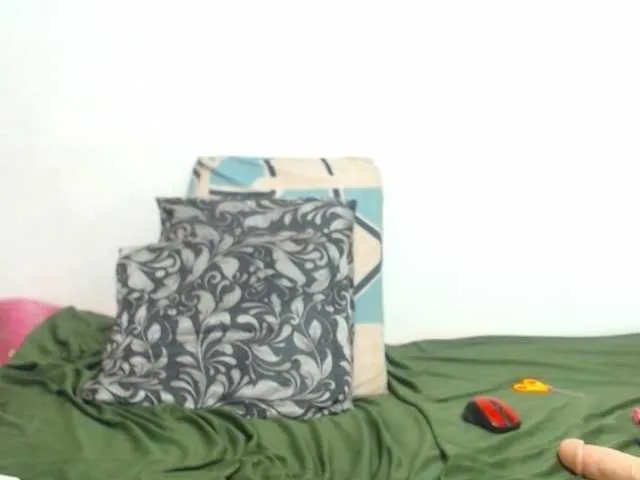 Live sex webcam photo for KarinaMolina #276610079