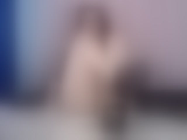 Live sex webcam photo for KarinaMolina #294092425